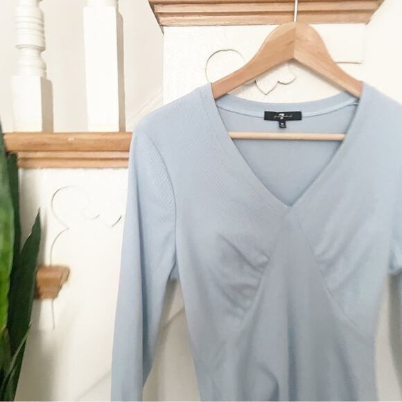 7 For All Mankind Light Blue Long Sleeve V-Neck Women's Bodysuit Size M - Picture 2 of 8